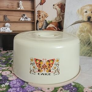 Vintage 1970s Sterilite Butterfly Round Cake Carrier Rotating Base